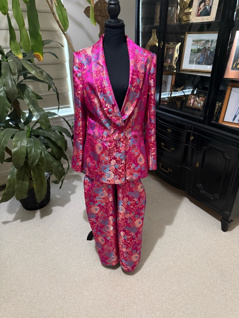 Fashion Nova Hot Pink Floral Brocade Blazer & Trouser Set - Picture 3 of 5